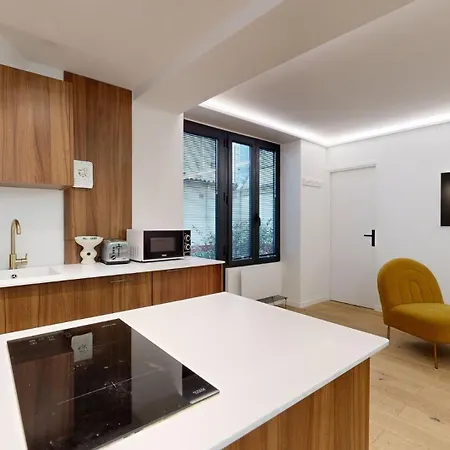 Bluestay 277 - Superb In * Paris
